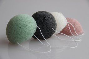 Oligex(TM) new Cheap! Natural Konjac Konnyaku Facial Puff Face Wash Cleansing Sponge Green Pink White