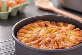 Stellar Hard Anodised 8&quot; Round Deep Cake Tin