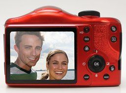 Polaroid IE1530W-RD-BX-FHUT 18 Digital Camera with 3-Inch LCD (Red) N2