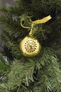 Life Made Tree Tunes Christmas Ornament Bluetooth Speaker for Smartphones - Retail Packaging - Green N4