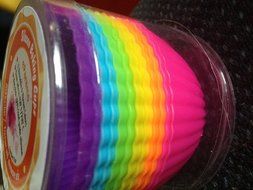 eParams Baking Essentials Silicone Baking Cups, Set of 12 Reusable Cupcake Liners in Four Bright Colors N2