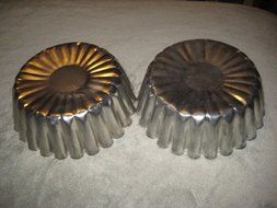 SET OF 2 - Vintage Ekco Tin Flower 3x8 Inch Cake Baking Pan / Jell-o Mold