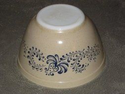 1970's Pyrex " Homestead " Beige w/ Blue 2 1/2 Quart Mixing Batter Nesting Bowl #403