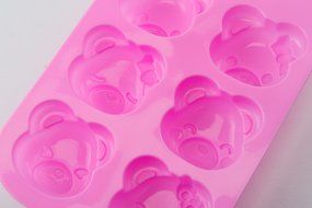 6 Cavity Multi-expression Winnie Cartoon Cake Cookie Mold