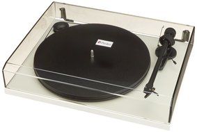 Pro-Ject Essentail II Turntable - Matte Red N34