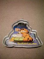 Wilton Garfield Cake Pan -- Birthday Garfield Cake -- Insert and Instructions Included [no plastic face]