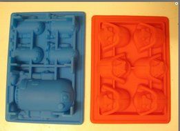 Set of 2 Star Wars Silicone Ice Trays / Chocolate Molds: Darth Vader and R2-D2