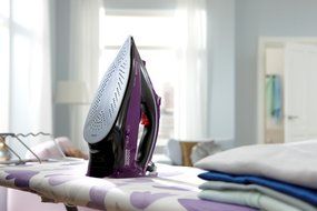 Philips AZUR PRO GC4885/30 Steam Iron T-ionicGlide Purple 3000W 220v 50-60 Hz N5