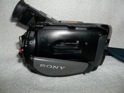 Sony Handycam CCD-TR67 16X Optical Zoom 64X Digital Zoom Video8 Camcorder NTSC N3