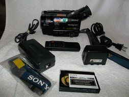 Sony Handycam CCD-TR67 16X Optical Zoom 64X Digital Zoom Video8 Camcorder NTSC N4