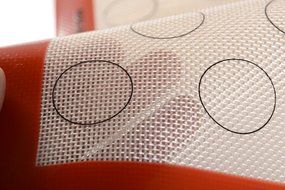 100% food grade silicone baking mat for macaron 44 circles white 11.8 X 15.7 inch