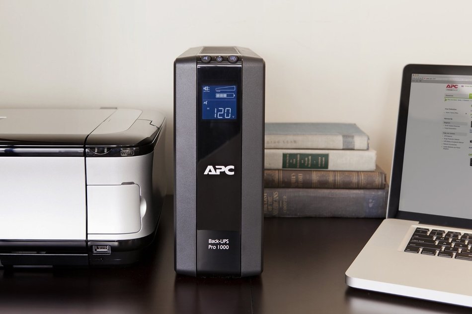APC UPS Battery Back Up (BR1000G) - Back-UPS Pro 1000VA 8-outlet Uninterruptible Power Supply with Surge Protection N2