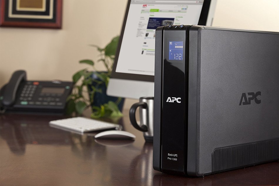 APC UPS Battery Back Up (BR1000G) - Back-UPS Pro 1000VA 8-outlet Uninterruptible Power Supply with Surge Protection N3