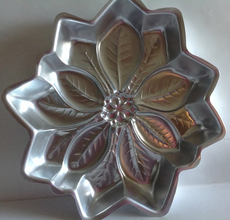Wilton Poinsettia Cake Pan 2105-3312
