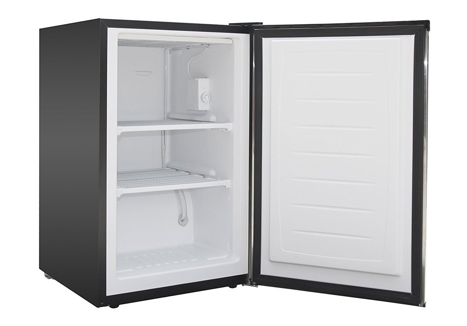 Magic Chef MCUF3S2 3.0 cu. ft. Upright Freezer Stainless Look N2