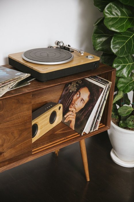House of Marley Stir It Up Turntable with bonus Bob Marley Legend Album, Signature Black (EM-JT000RC-SB) N4