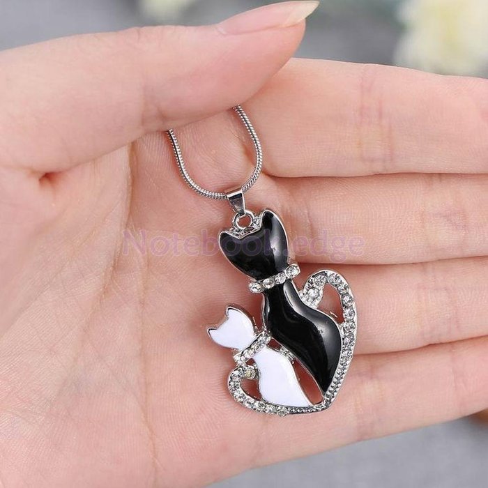 NEW Fashion Charm Black White Cat Rhinestone Heart Pendant Necklace Jewelry N6