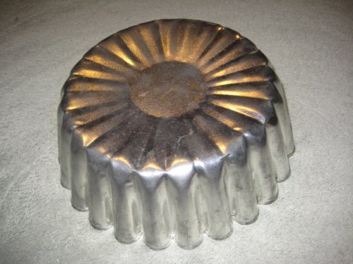 SET OF 2 - Vintage Ekco Tin Flower 3x8 Inch Cake Baking Pan / Jell-o Mold N2