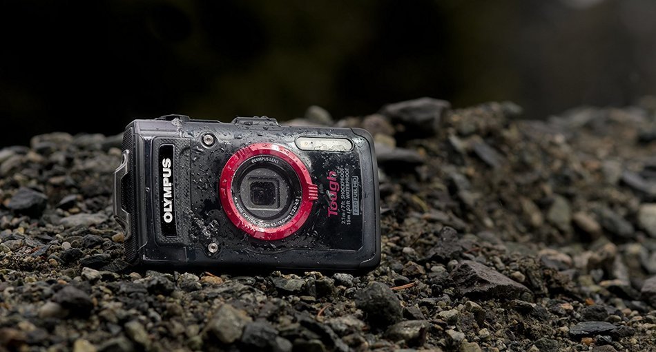 Olympus Stylus TG-2 iHS Digital Camera with 4x Optical Zoom and 3-Inch LCD (Red) (Old Model) N7