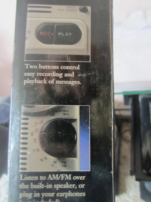 Sharper Image Clock Radio with Message Recorder Oi521 N3