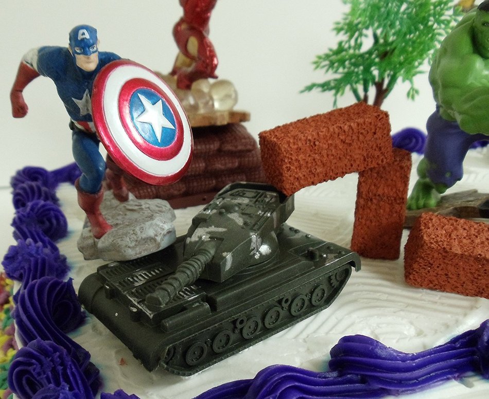 Avengers 15 Piece Birthday Cake Topper Set Featuring Captain America, Iron Man, Incredible Hulk, Hawkeye, Thor... N2