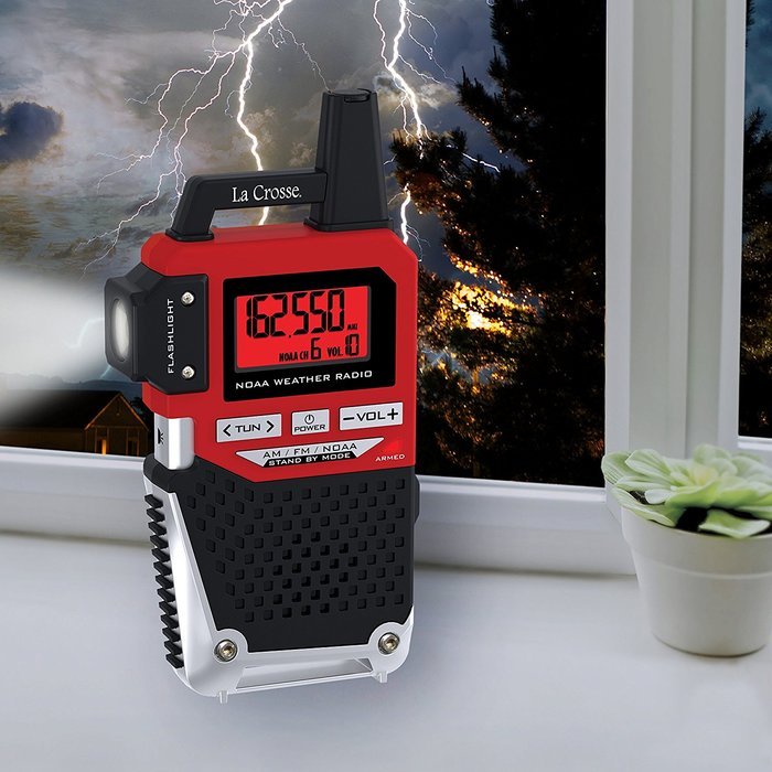 La Crosse Technology 810-1461 NOAA Weather Alert Handheld Radio with Flashlight N2
