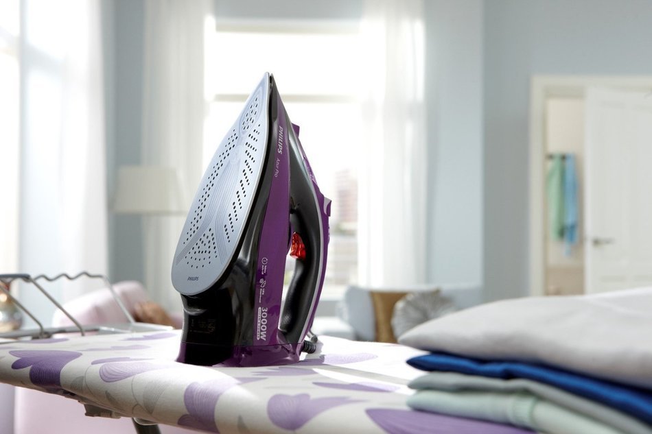Philips AZUR PRO GC4885/30 Steam Iron T-ionicGlide Purple 3000W 220v 50-60 Hz N5