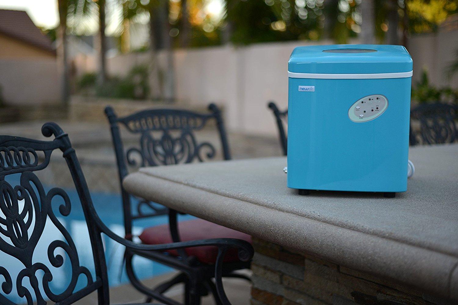 NewAir AI100R 28Pound Portable Icemaker, Red N8 free image download