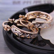 Hollow design engagement 18K Gold Platinum filled modish Huggie earring N2