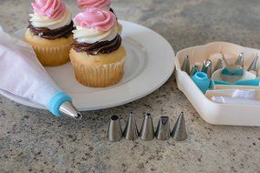 Internet&rsquo;s Best Stainless Steel Cupcake Decorating Tips Set | 12 Decorating Tips | Icing Frosting Dessert Cupcake... N4