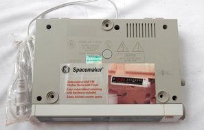 G E Spacemaker AM/FM Radio with Led Display Clock Model No 7-4212B