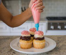 Internet&rsquo;s Best Stainless Steel Cupcake Decorating Tips Set | 12 Decorating Tips | Icing Frosting Dessert Cupcake... N6