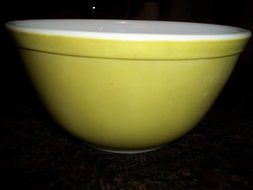 Pyrex #402 Verde 1.5 Liter