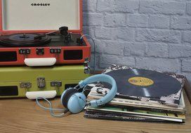 Crosley Cruiser. The Best Modern Portable &amp; Lightweight Turntable Suitcase, Briefcase 3 Speed Gramophone, Vinyl... N5
