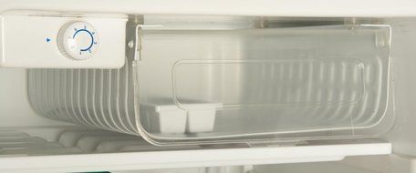 Haier HC27SF22RB 2.7 Cubic Feet Refrigerator/Freezer, Black N10