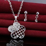 Fashion Crystal Pearl Heart Rose Flower Necklace Earrings Elegant Jewelry Set
