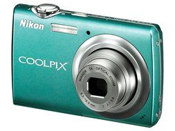 Nikon Coolpix S220 10MP Digital Camera with 3x Optical Zoom and 2.5 inch LCD (Graphite Black) N2