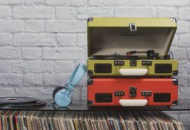 Crosley Cruiser. The Best Modern Portable &amp; Lightweight Turntable Suitcase, Briefcase 3 Speed Gramophone, Vinyl... N10