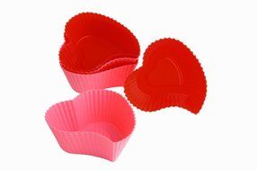 SiliconeZone 6-Piece Heart Muffin Cup Set, Red and Pink