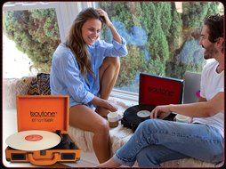 Boytone BT-101TBBK 5 in 1 Briefcase Record Player AC-DC Built in Rechargeable Battery, with 2 Stereo Speakers... N8