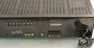 YAMAHA Natural Sound AV-65 Integrated AMP Amplifier with EQ + Phono Input - Integrad