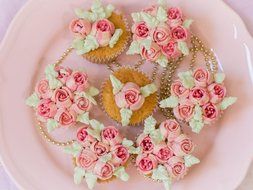 Russian Piping Tips! Decospire Professional 32 pcs Cake Decorating Icing Tips for Dessert, Pastry, Frosting Designs... N2