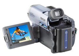 Sony DCRTRV22 MiniDV Camcorder with 2.5" LCD, Color Viewfinder &amp; Memory Stick Capability (Discontinued by Manufacturer)