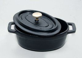 Insideretail 1006012345ABCDE Premium Quality Cast Iron Oval Stackable Roasting Dish, Medium, Black, Set of 5 N2