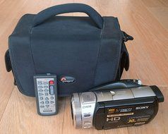 Sony HDR-SR1E PAL AVC HD 30GB Hard-Disc Handycam(R) Camcorder