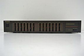 Technics SH-8017 Stereo Radio Graphic EQ Equalizer 7 Band 2 Channel Tape Select