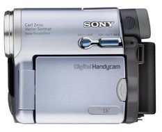 Sony DCRTRV19 MiniDV Camcorder with 2.5" LCD and Remote (Discontinued by Manufacturer)