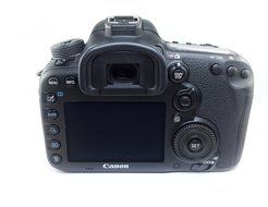 Canon EOS 7D Mark II Digital SLR Camera with 18-135mm IS STM Lens International Version (No warranty) N8