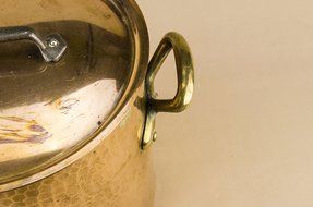 Large Imposing Hammered PAN Service Antique Dinner Copper Arts Crafts Dish Serving English Circa 1910 LS