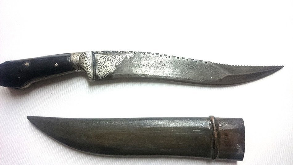 Hand made, Cretan , Damascus Knife, With Silver Carved, 180 Layers N5